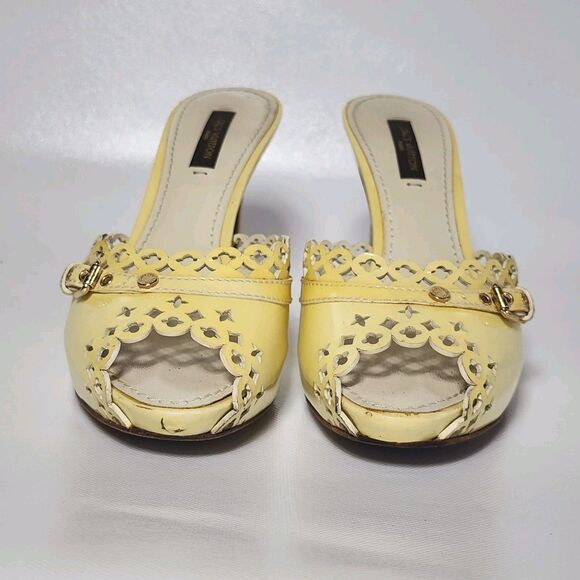 Louis Vuitton Yellow Patent Monogram Mule Heels Sz 35.5 EU / US 5.5 Italy - Picture 7 of 16